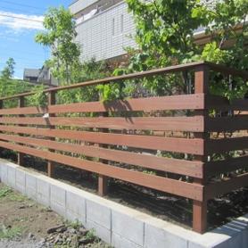 ウリン材のウッドフェンス ウリン材のウッドフェンス