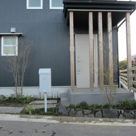 自然素材で、風景に馴染む門周り 自然素材で、風景に馴染む門周り