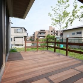 広々としたウッドデッキ 広々としたウッドデッキ