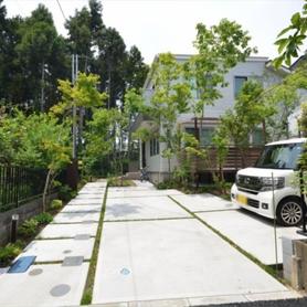 敷地内で車の転回が出来る駐車スペース 敷地内で車の転回が出来る駐車スペース