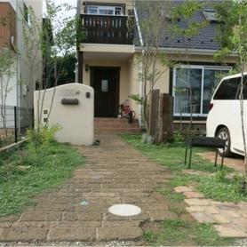 雑木に囲まれたナチュラル外構 雑木に囲まれたナチュラル外構