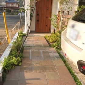 自然石敷きのアプローチにリフォーム 自然石敷きのアプローチにリフォーム