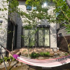 雑木の庭でハンモック 雑木の庭でハンモック