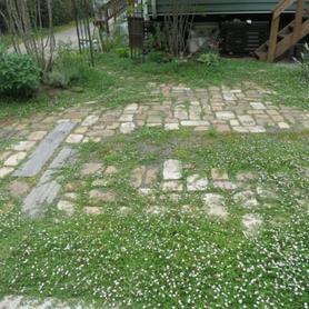 古窯レンガと枕木でナチュラルガーデン兼駐車場 古窯レンガと枕木でナチュラルガーデン兼駐車場