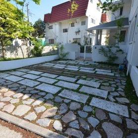 駐車場兼庭 駐車場兼庭