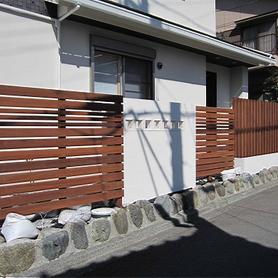 目隠しのウッドフェンス 目隠しのウッドフェンス