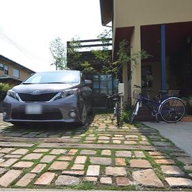 アンティークレンガ敷きの駐車場 アンティークレンガ敷きの駐車場