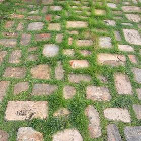 古窯レンガ敷きの駐車場 古窯レンガ敷きの駐車場