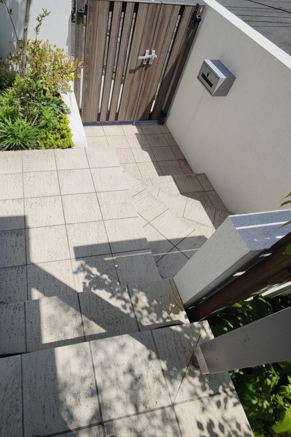 八王子市 新築外構 庭工事 高性能住宅の機能的にデザインする。~その後 新緑の季節 H様邸