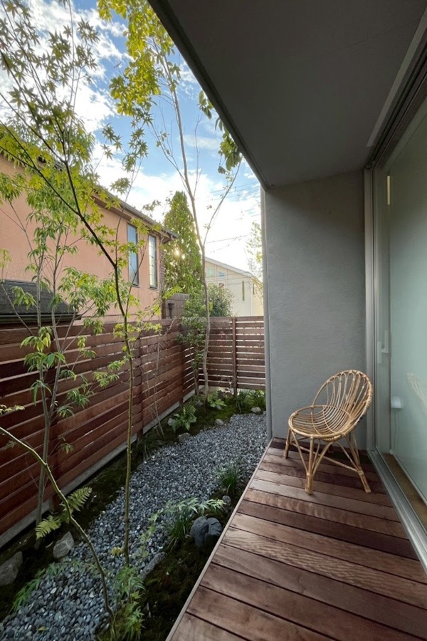 神奈川県横浜市 緑豊かな庭を眺めながら暮らす毎日にモリニワをつくりました。 K様邸