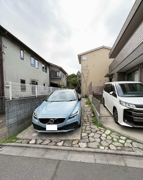 神奈川県中郡大磯町 旗竿地を駐車場兼庭兼アプローチに新築外構 E様邸