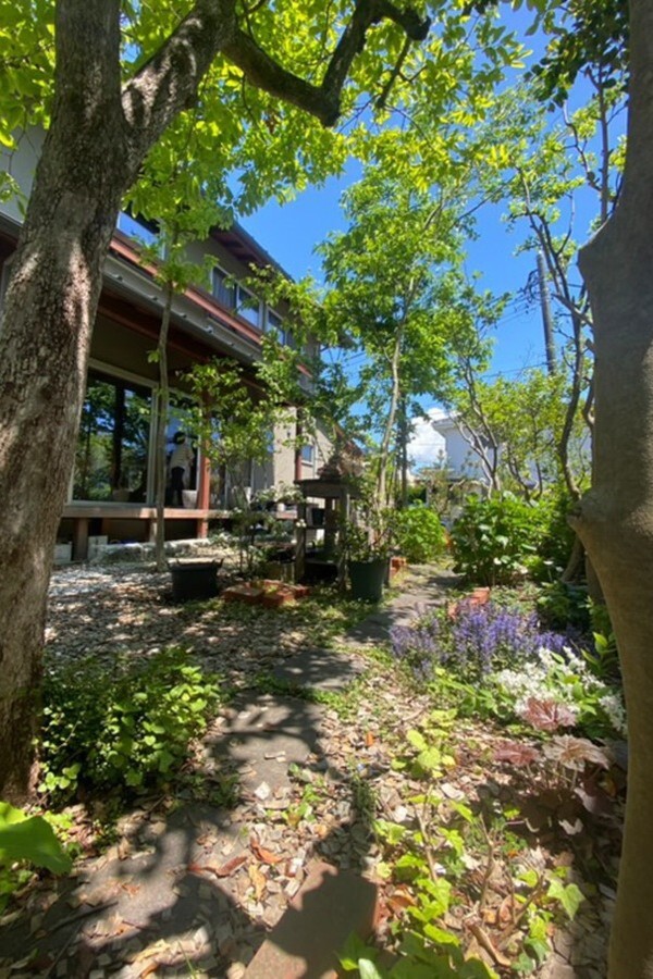 神奈川県藤沢市 新築外構 エコハウスのシンプルナチュラルな門周りと古材を再利用したアプローチ T様邸