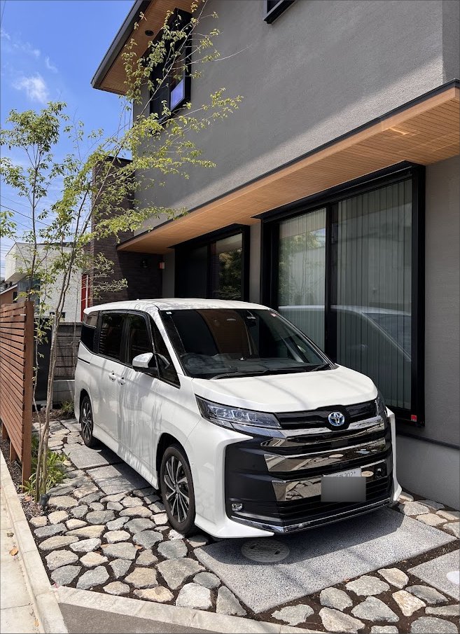 駐車場兼庭