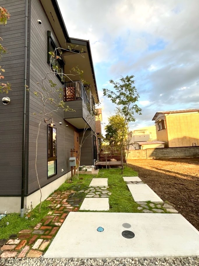 駐車場兼庭 駐車場兼庭