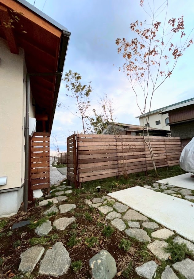 ウッドフェンス ウッドフェンス