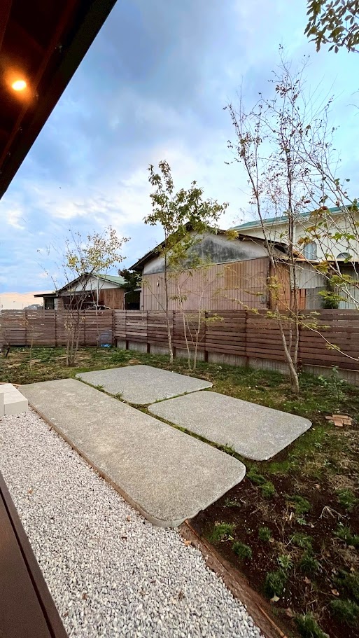 庭の洗い出してコンクリートテラス 庭の洗い出してコンクリートテラス