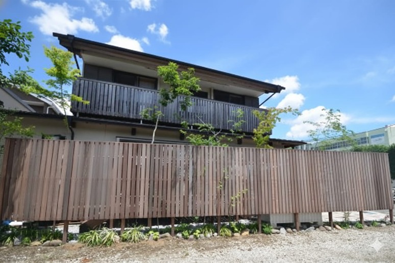 ハードウッド材でウッドフェンス ハードウッド材でウッドフェンス